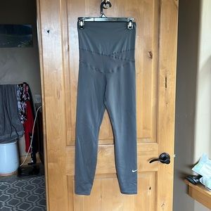 Nike maternity leggings
